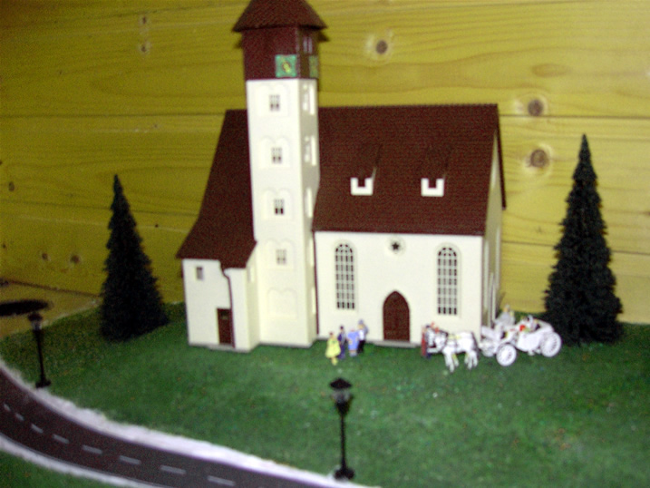 Kirche mit Hochzeit